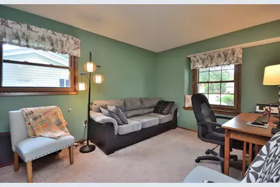 W220N2767  Maplewood Ln, Pewaukee, WI 53186 - Photo 16