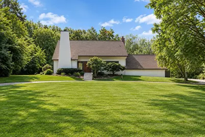 N63W29813  Woodfield Ct, Merton, WI 53029 - Photo 4