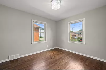 5168 N 68th St, Milwaukee, WI 53218 - Photo 8