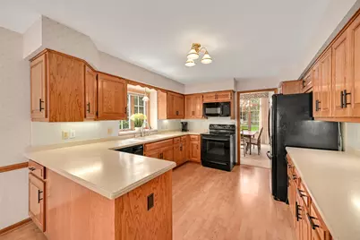 645  Willowick Ct #A, Brookfield, WI 53045 - Photo 10