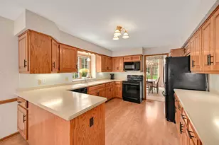 645 Willowick Ct, Brookfield, WI 53045 - Photo 10