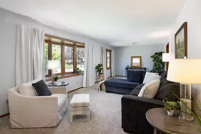 1024  Park Ridge Dr, Onalaska, WI 54650 - Photo 4