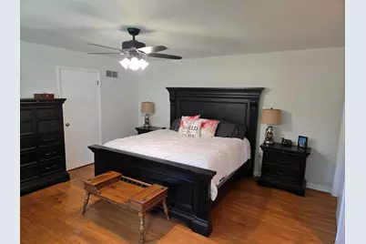 3775 S Sunny View Dr, New Berlin, WI 53151 - Photo 10