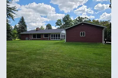 3775 S Sunny View Dr, New Berlin, WI 53151 - Photo 12