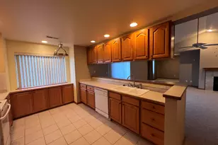 5347 S Hidden Dr, Greenfield, WI 53221 - Photo 10