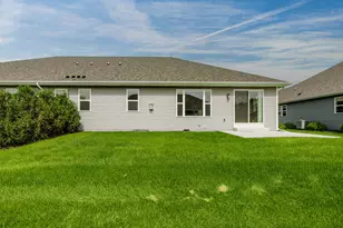 5235 Briarwood Cir, Racine, WI 53402 - Photo 38