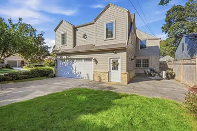 2604 N 89th St, Wauwatosa, WI 53226 - Photo 2
