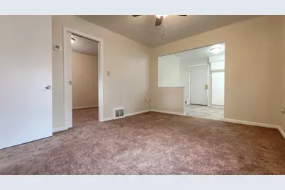 2254 S 75th St, West Allis, WI 53219 - Photo 10