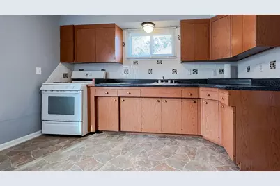 431 S 88th St, Milwaukee, WI 53214 - Photo 8