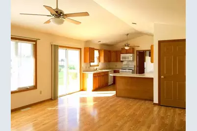 105  Prairie Dr, Walworth, WI 53184 - Photo 8