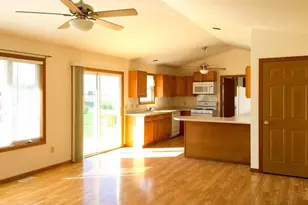 105 Prairie Dr, Walworth, WI 53184 - Photo 8