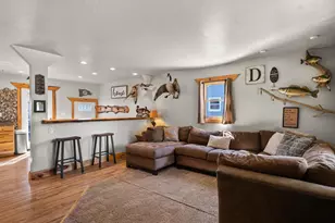 811 Schroeder Dr, Manitowoc, WI 54220 - Photo 6