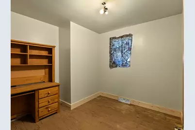 811  Schroeder Dr, Manitowoc, WI 54220 - Photo 12