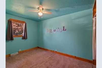 811  Schroeder Dr, Manitowoc, WI 54220 - Photo 14