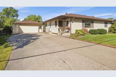 415 N 6th Ave, Onalaska, WI 54650 - Photo 1