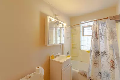 1327 W Orchard St, Milwaukee, WI 53204 - Photo 12