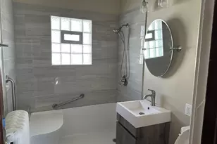4852 N 37th St, Milwaukee, WI 53209 - Photo 12