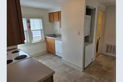 1443 S 86th St #1445, West Allis, WI 53214 - Photo 4