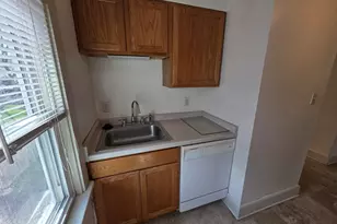 1443 S 86th St, West Allis, WI 53214 - Photo 12
