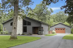1404 Del Oaks Ln, Delavan, WI 53115 - Photo 1