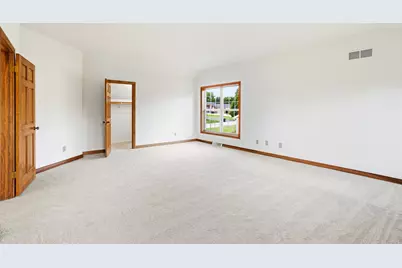 13620 W Eagle Trce, New Berlin, WI 53151 - Photo 24