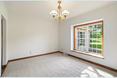 13620 W Eagle Trce, New Berlin, WI 53151 - Photo 8