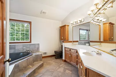 13620 W Eagle Trce, New Berlin, WI 53151 - Photo 18