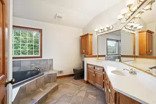 13620 W Eagle Trace, New Berlin, WI 53151 - Photo 18