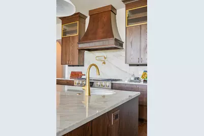 N50W18626  Woodfield Way, Menomonee Falls, WI 53051 - Photo 6