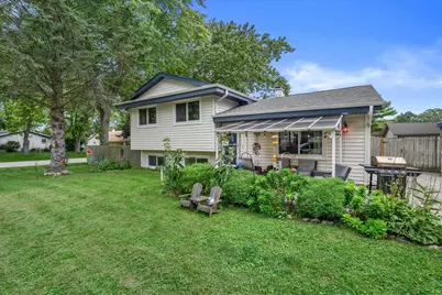 2645  Holly Grove Ct, Racine, WI 53402 - Photo 4