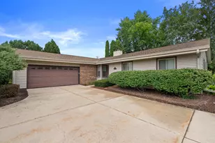 W156N10640 Cobbler Ln, Germantown, WI 53022 - Photo 1