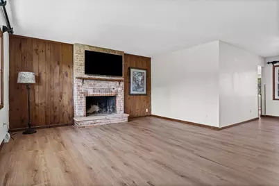 709  Krueger Ct, Onalaska, WI 54650 - Photo 2