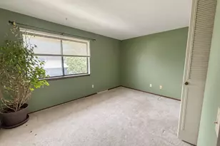 6126 W Port Ave, Milwaukee, WI 53223 - Photo 12