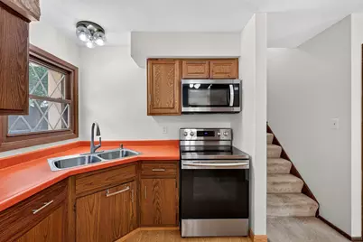 3560 S Oakdale Dr, New Berlin, WI 53151 - Photo 14