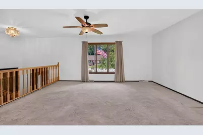 3560 S Oakdale Dr, New Berlin, WI 53151 - Photo 4