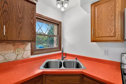 3560 S Oakdale Dr, New Berlin, WI 53151 - Photo 12