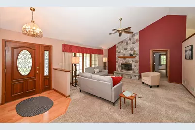 9358 S 33rd St, Franklin, WI 53132 - Photo 2