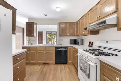 250 N 115th St, Wauwatosa, WI 53226 - Photo 4