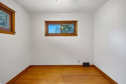 3923 N 78th St, Milwaukee, WI 53222 - Photo 8