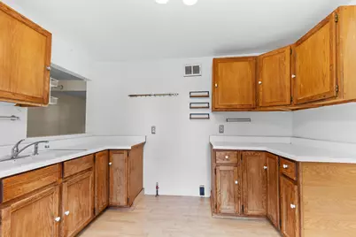 1110 S 123rd St, West Allis, WI 53214 - Photo 14