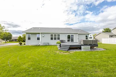 354  Rosewood Ave, Lake Mills, WI 53551 - Photo 10