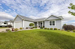 354 Rosewood Ave, Lake Mills, WI 53551 - Photo 8