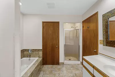 N80W13423  River Park Dr, Menomonee Falls, WI 53051 - Photo 26