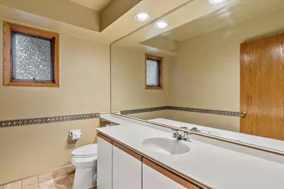 N80W13423  River Park Dr, Menomonee Falls, WI 53051 - Photo 18