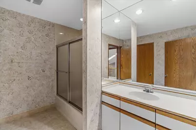 N80W13423  River Park Dr, Menomonee Falls, WI 53051 - Photo 32