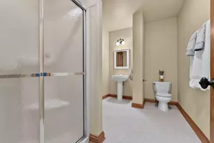 W213N5230 Golfview Dr, Menomonee Falls, WI 53051 - Photo 44