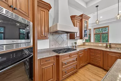 W213N5230  Golfview Dr, Menomonee Falls, WI 53051 - Photo 12