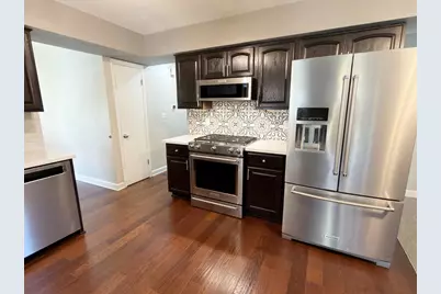 W240N4035  Swan Rd, Pewaukee, WI 53072 - Photo 12