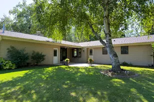 W240N4035 Swan Rd, Pewaukee, WI 53072 - Photo 4