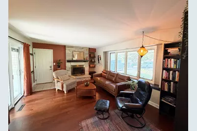 W240N4035  Swan Rd, Pewaukee, WI 53072 - Photo 14